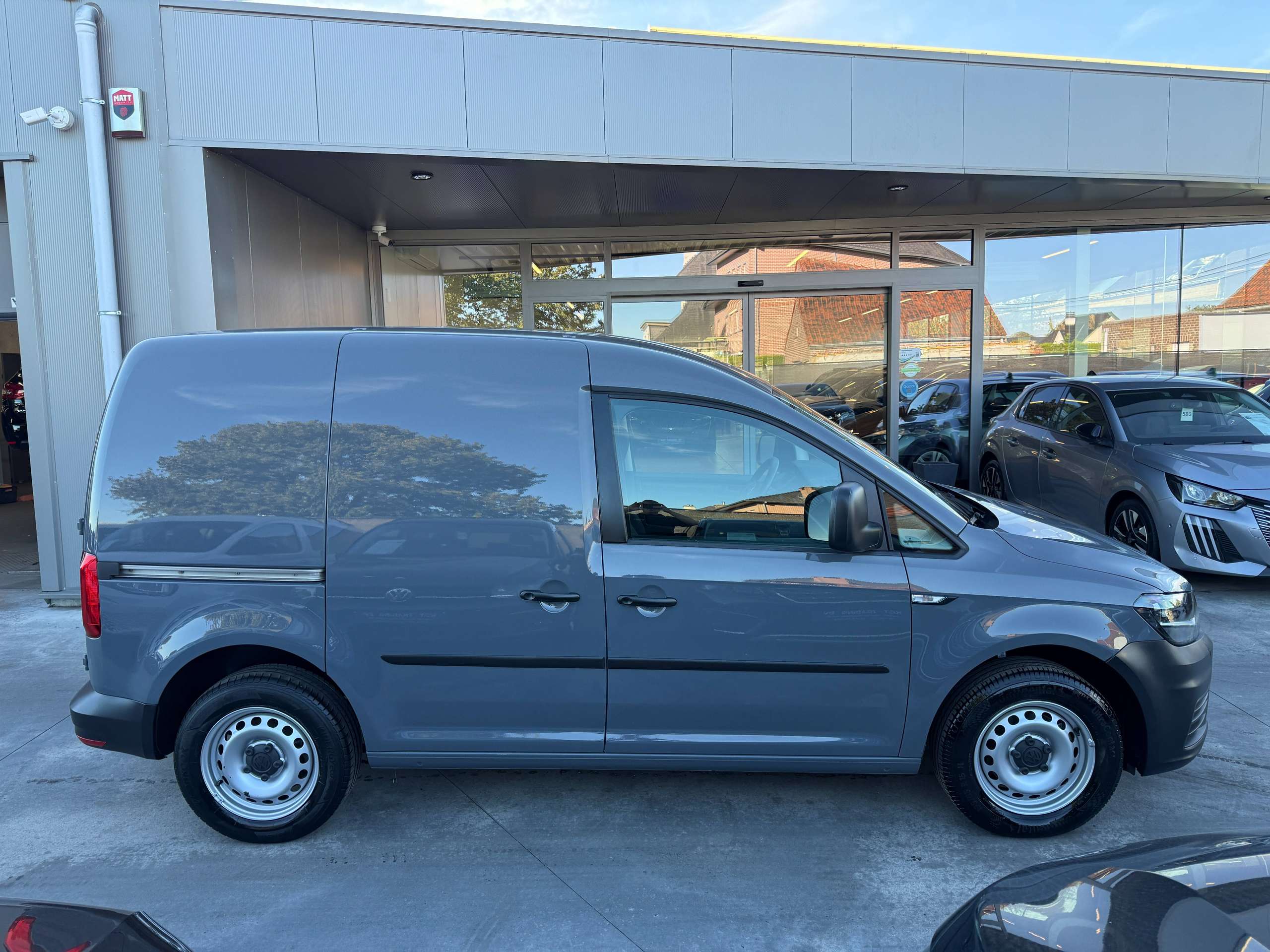 bab41f45-aaf9-41d8-a90c-825380311cb94-volkswagen-caddy-1-2-tsi-lichte-vracht-airco-trekhaak-btw-aftrekbaar-carpass-garantie.jpg