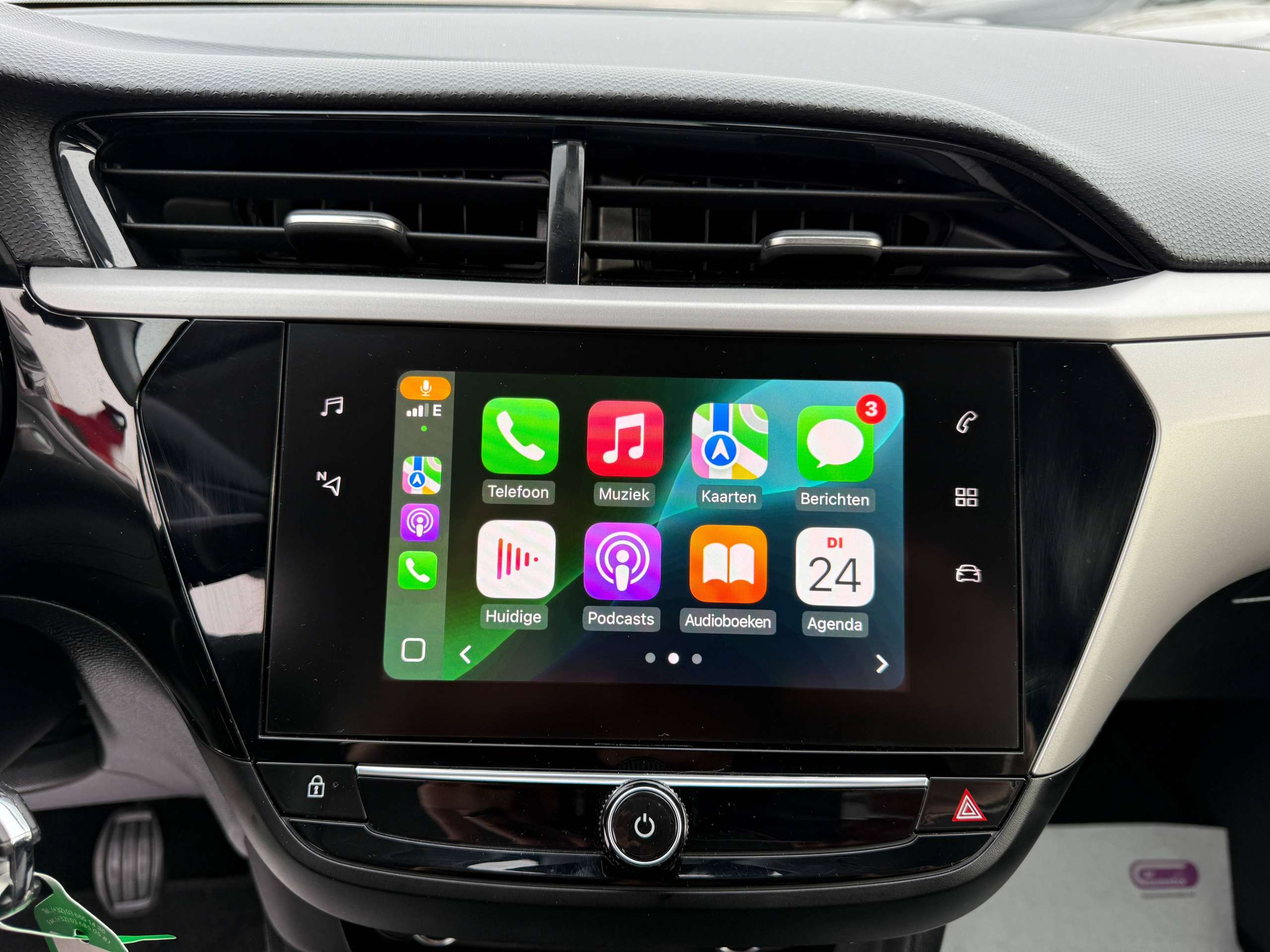 c4a88b7f-4b4b-43fd-9f8b-339af73b234422-opel-corsa-1-2i-navigatie-carplay-camera-bluetooth-pdc-airco.jpg