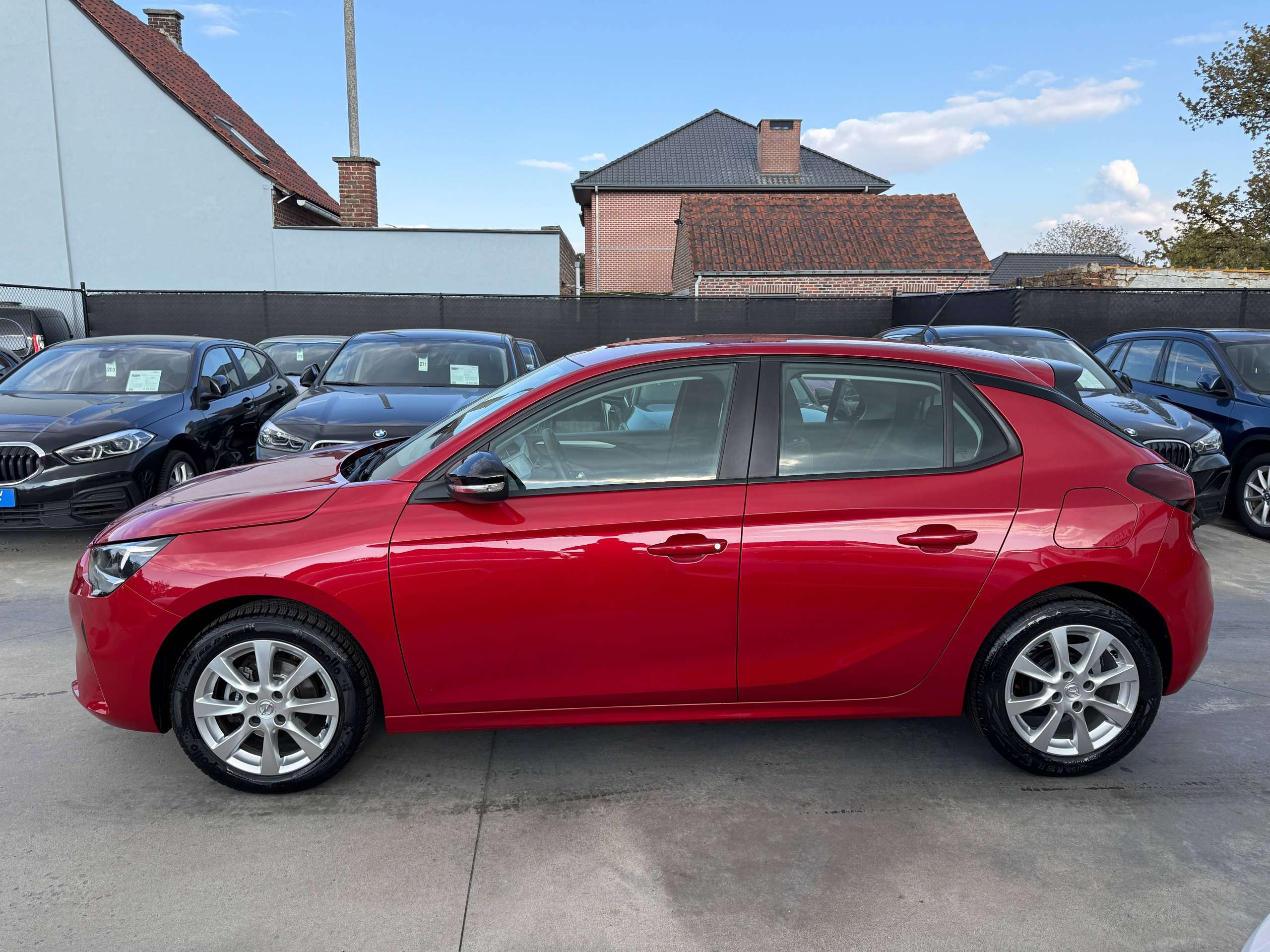 d8978695-33e7-4195-9c5a-0204bedd79c38-opel-corsa-1-2i-5-deurs-navigatie-camera-carplay-pdc-alu-dab.jpg