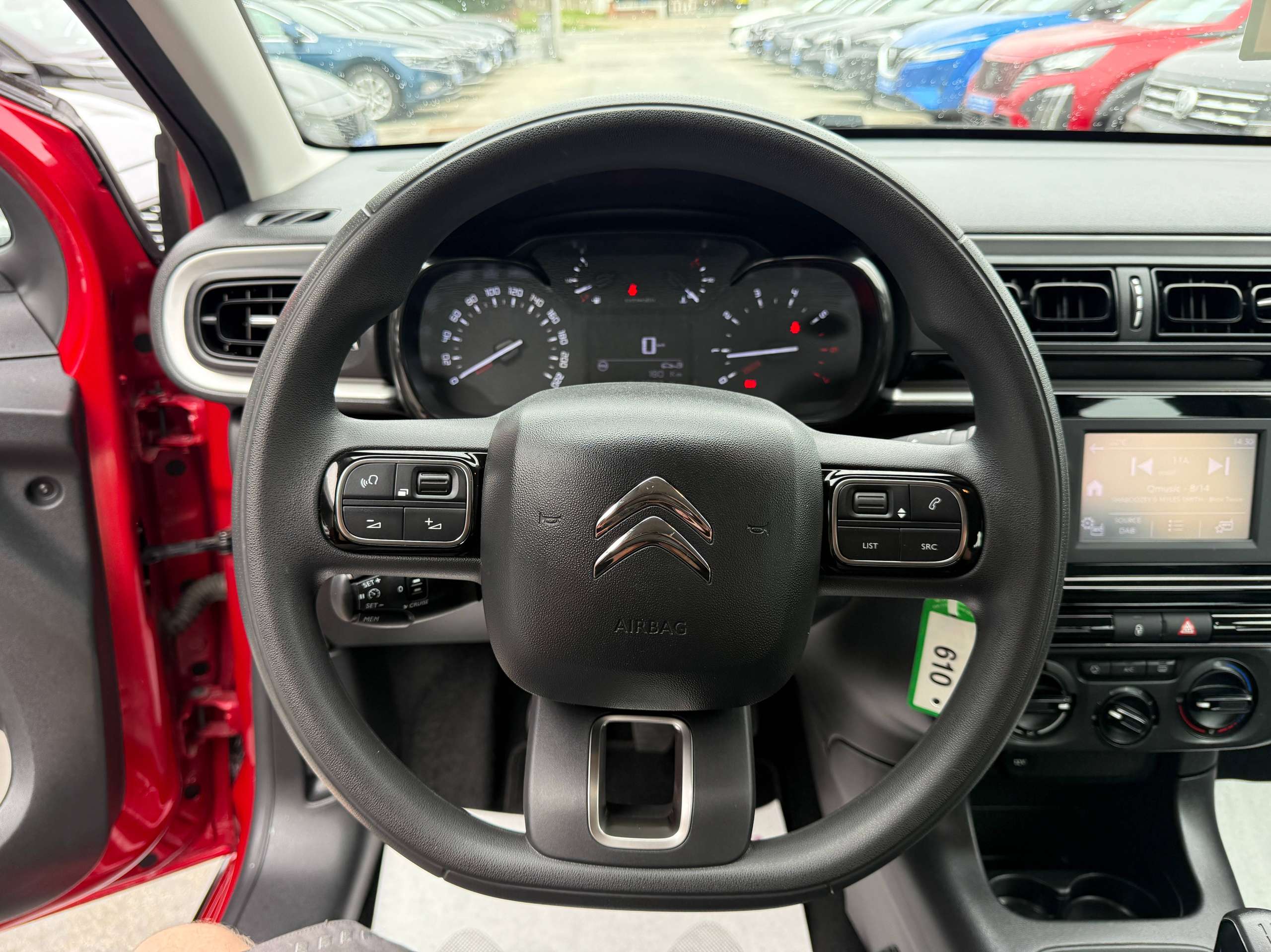 e4bcc0e2-bd67-48c8-992c-f28e192583c818-citroen-c3-1-2i-82pk-full-led-facelift-bluetooth-dab-airco.jpg
