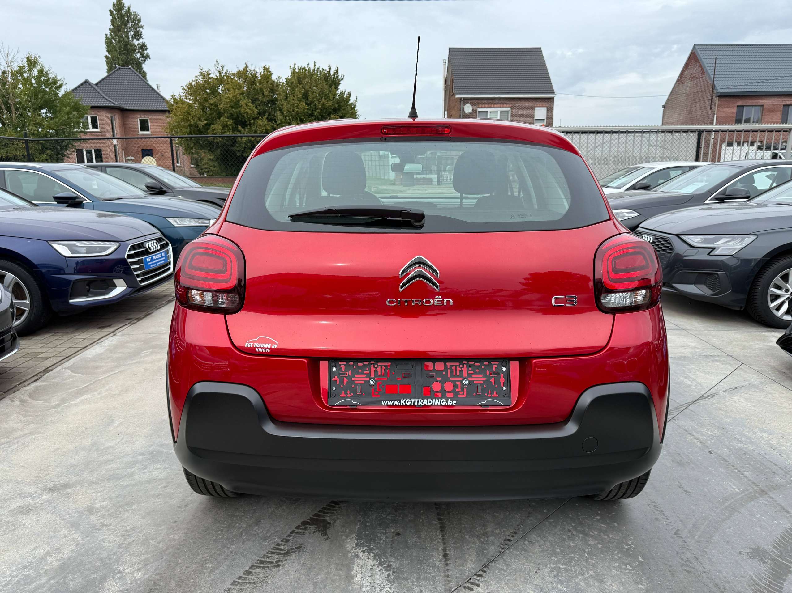 e4bcc0e2-bd67-48c8-992c-f28e192583c86-citroen-c3-1-2i-82pk-full-led-facelift-bluetooth-dab-airco.jpg