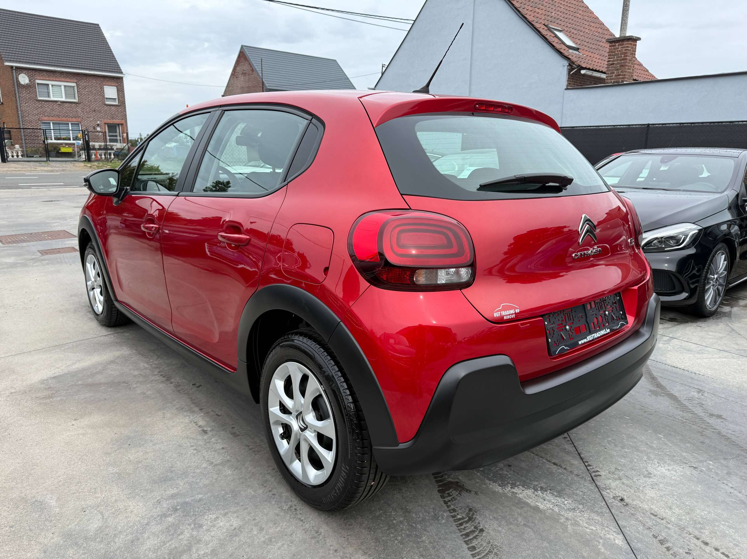 e4bcc0e2-bd67-48c8-992c-f28e192583c87-citroen-c3-1-2i-82pk-full-led-facelift-bluetooth-dab-airco.jpg