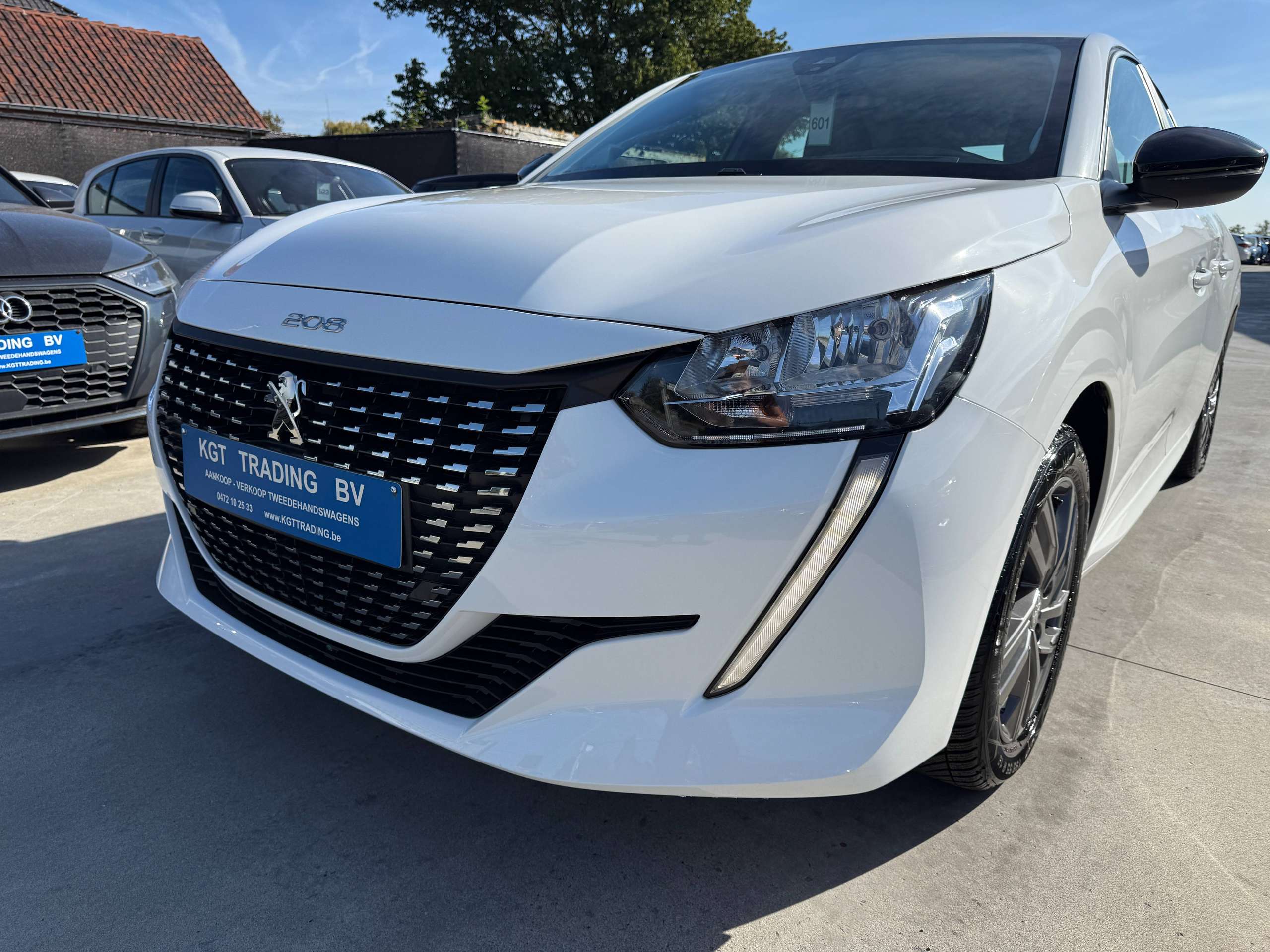 e6470fd4-c6f0-43f6-b226-2584090923c310-peugeot-208-1-2i-navigatie-carplay-lane-assist-bluetooth-parkeersensoren-led-carpass.jpg