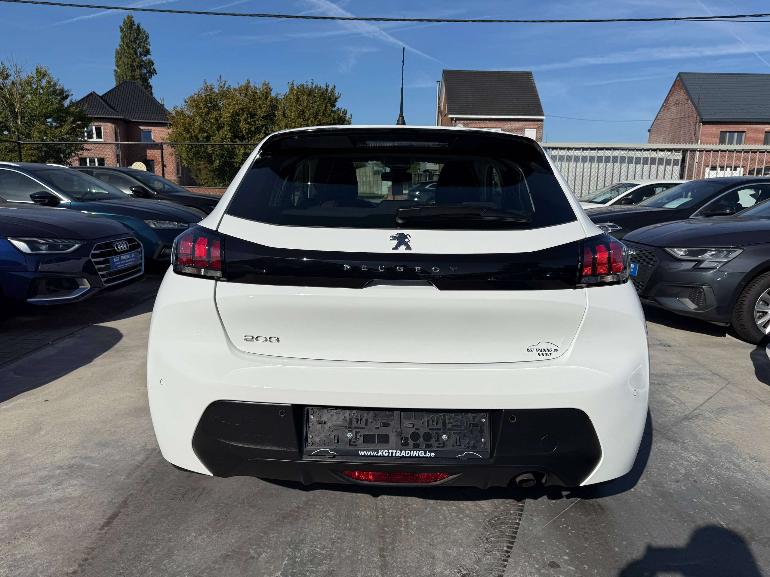 e6470fd4-c6f0-43f6-b226-2584090923c36-peugeot-208-1-2i-navigatie-carplay-lane-assist-bluetooth-parkeersensoren-led-carpass.jpg