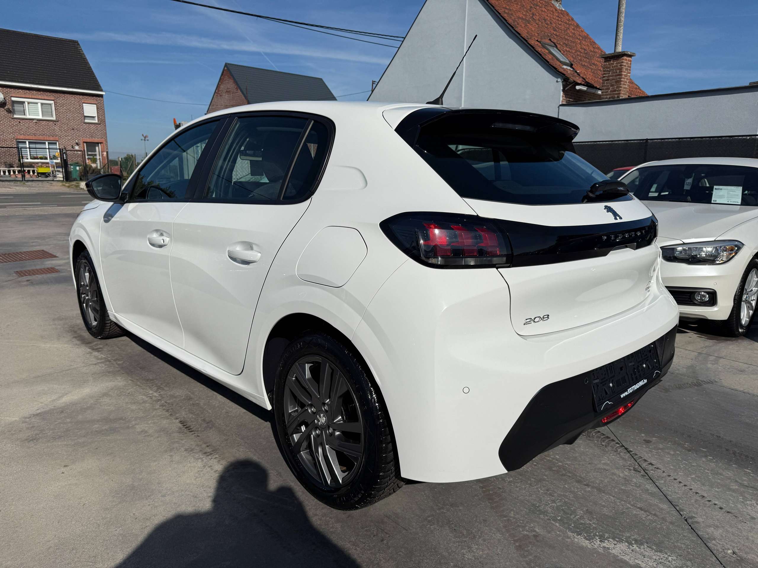 e6470fd4-c6f0-43f6-b226-2584090923c37-peugeot-208-1-2i-navigatie-carplay-lane-assist-bluetooth-parkeersensoren-led-carpass.jpg