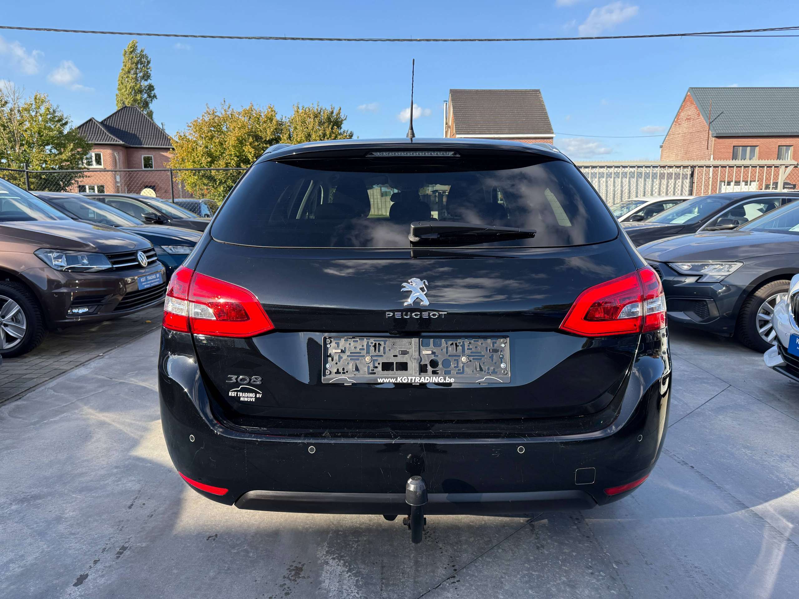 f73d776a-041e-42ea-b2a3-8bff8f3a6f406-peugeot-308-sw-1-2i-110pk-navigatie-camera-virtual-cockpit-carplay-led-alu-pdc-trekhaak.jpg