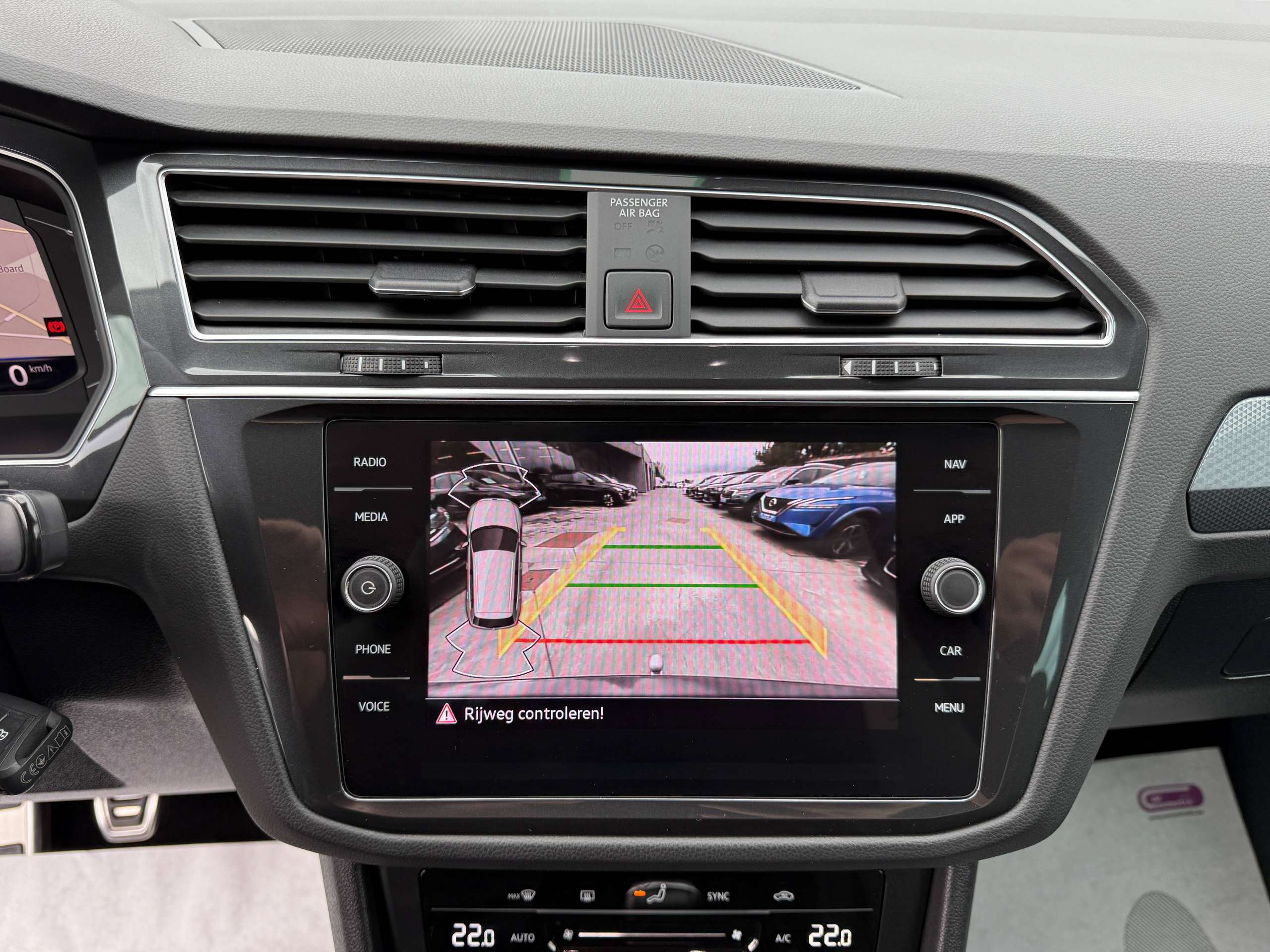 f7cf24af-1b31-4b54-90cb-dc601935825025-volkswagen-tiguan-1-5-tsi-150pk-facelift-navigatie-virtual-harman-kardon-camera-trekhaak-full-led-pdc-alu.jpg