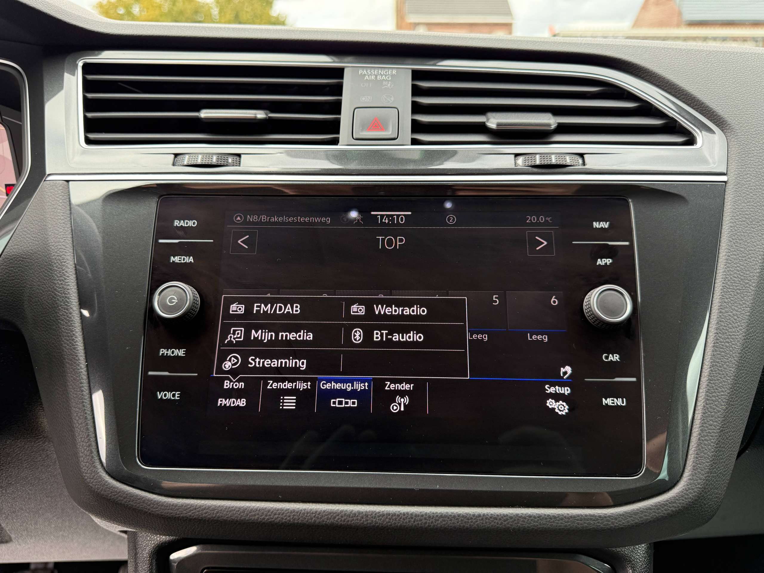f7cf24af-1b31-4b54-90cb-dc601935825028-volkswagen-tiguan-1-5-tsi-150pk-facelift-navigatie-virtual-harman-kardon-camera-trekhaak-full-led-pdc-alu.jpg